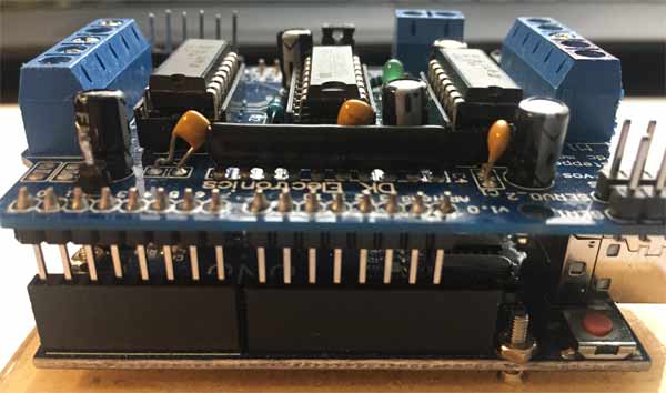 Arduino AFMotor电机扩展板侧面